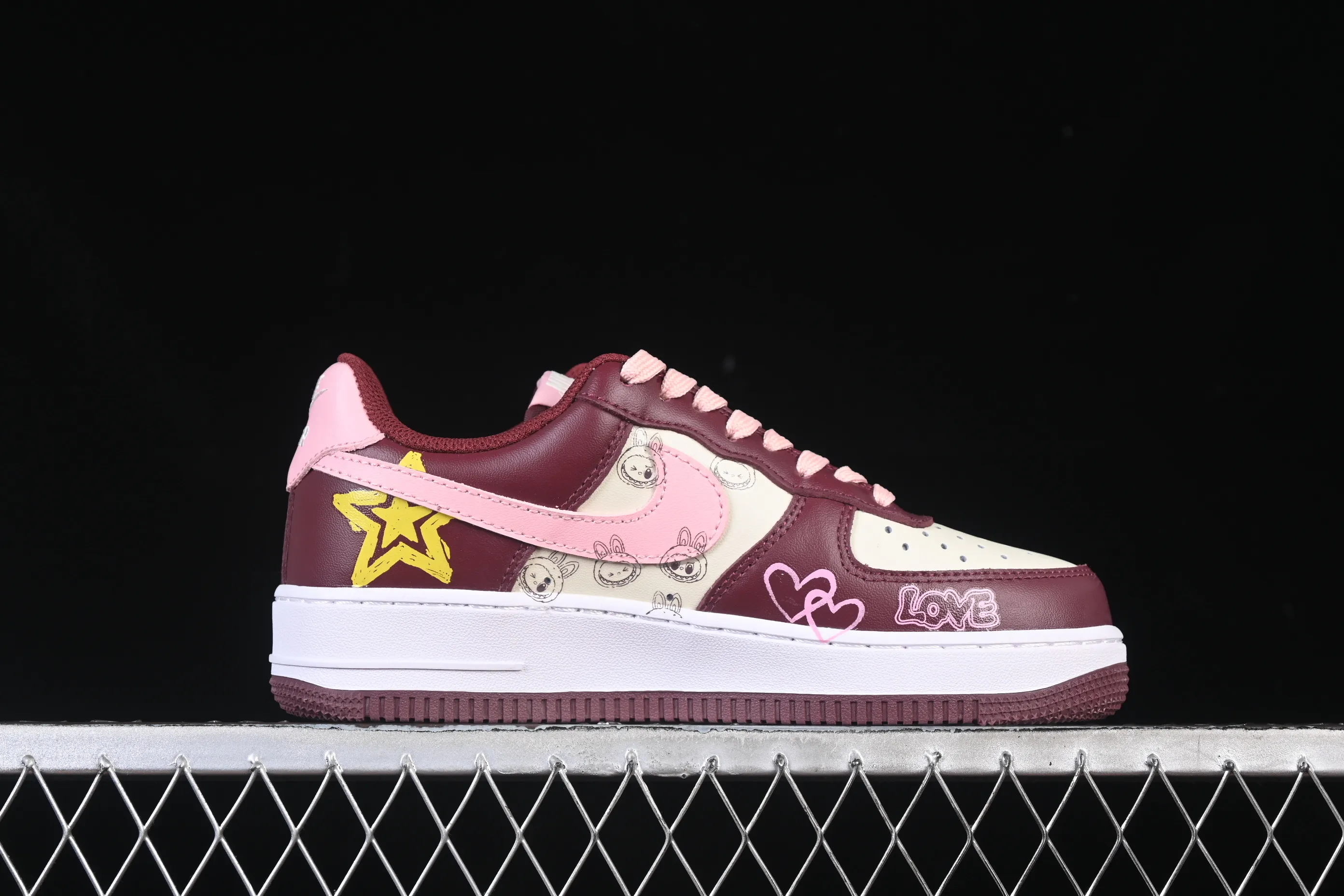 All categories Nk Air Force 1 Air Force series Nk Air Force 1 Low Air Force low-top Nike Air Force 1'07 Low "Berry Red" Hand-painted graffiti Berry red comics Air Force 1 low-top casual sports sneakers FD9925-611